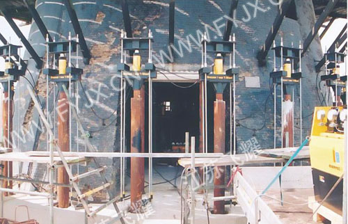 單作用中空液壓千斤頂用于大型風車同步頂升平移