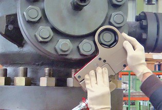 超薄中空式液壓扭矩扳手現場應用圖